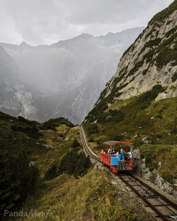 Funiculaire Gelmersee - Roadtrip Suisse - PandaManta Blog Voyage