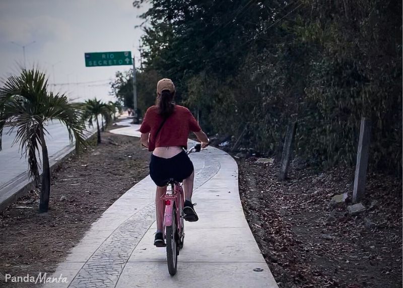 En vélo sur la piste cyclable de Tulum au Mexique