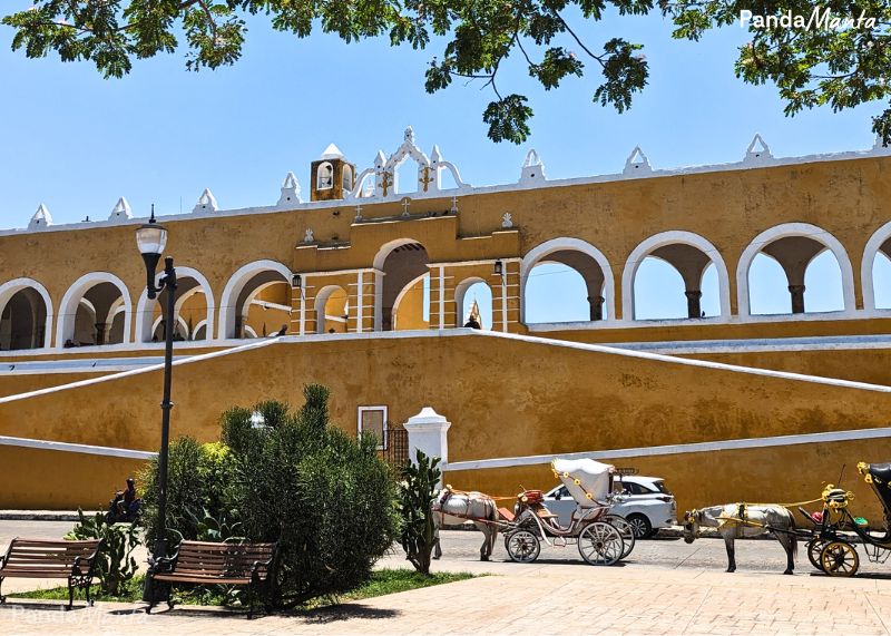 Couvent de Saint-Antoine de Padoue à Izamal au Mexique