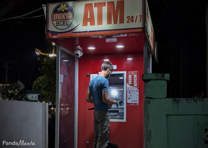 Frais de retrait au distributeur en voyage - PandaManta - Blog voyage