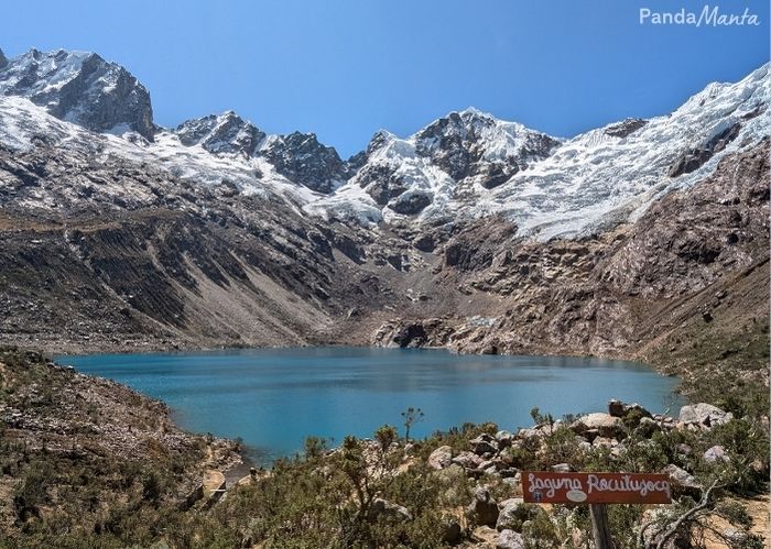 Laguna Rocotuyoc près de Huaraz au Pérou